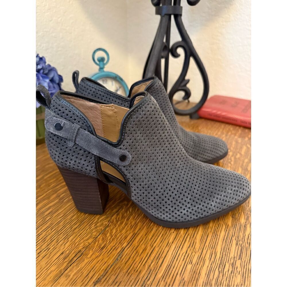 Franco Sarto Dale 2 Gray Suede Perforated Ankle Bootie Size 9.5 NWOB